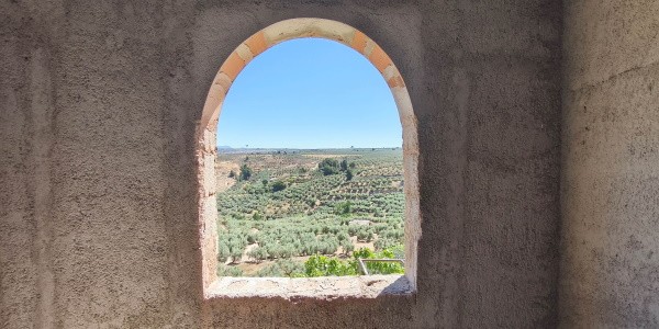 Village property in Fontanar, Jaen with scenic views and traditional architecture.