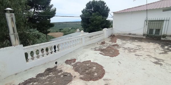 Charming cave house located in Fontanar, Jaen, offering unique living in a scenic rural setting.