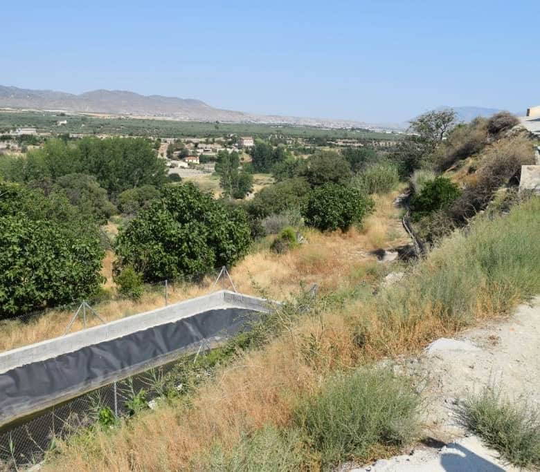 Cave house in Caniles, Granada, with scenic views and natural surroundings.
