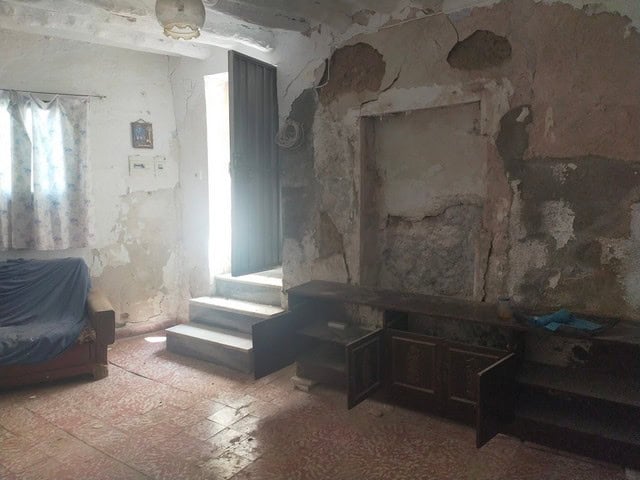 Charming village property in Somontin, Almeria, with rustic interior and potential for renovation.