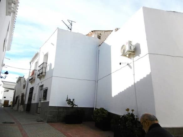 Village property in Urracal, Almeria with whitewashed walls and traditional architecture.