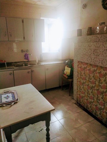 Kitchen of a town house in Velez Blanco, Almeria, with natural light and traditional decor.
