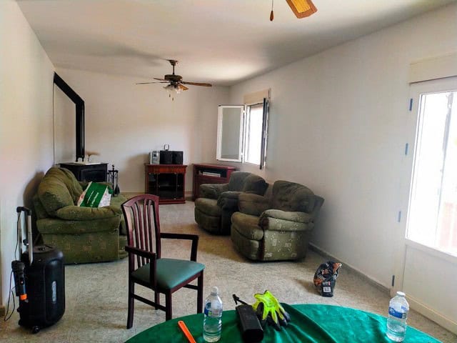 Villa in Hijate, Almeria with spacious living room and natural light.