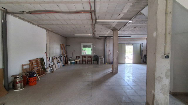 Interior view of a rural property in Seron, Almeria, showing an unfinished, open-plan space with con.