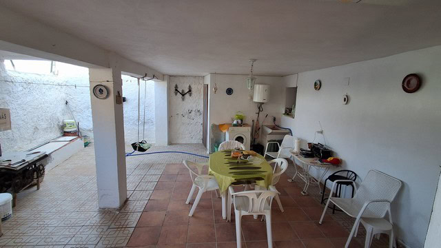 Charming village property with spacious interior in Somontin, Almeria. Ideal for renovation and enjo.