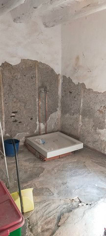 Rural property with outdoor shower in Seron, Almeria, Spain. Ideal for countryside living and relaxa.