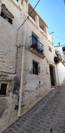 Charming town house in Seron, Almeria with traditional architecture and scenic surroundings.