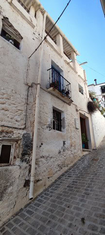 Charming town house in Seron, Almeria with traditional architecture and scenic surroundings.