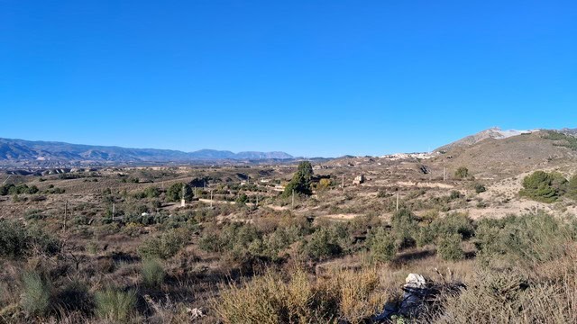 Land in Somontin, Almeria with scenic mountain views and open space.