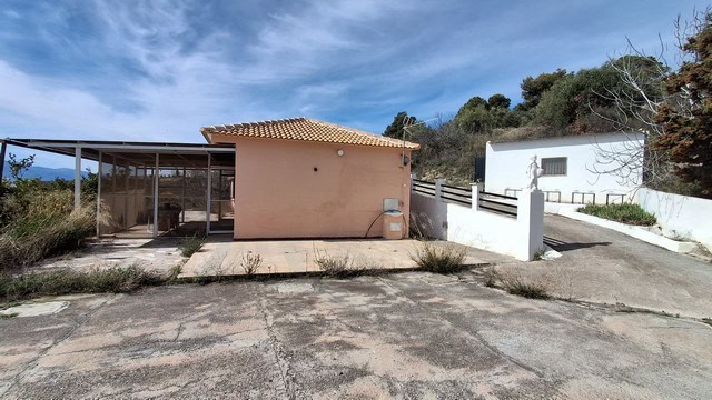 Charming villa in Urracal, Almeria, featuring a spacious outdoor area and beautiful surrounding land.