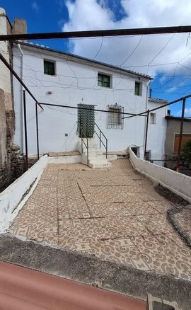 Town House in Seron, Almeria with outdoor patio and traditional architecture.