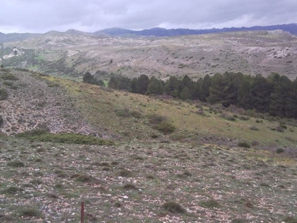 Finca in Huescar with scenic mountain views and natural landscape.