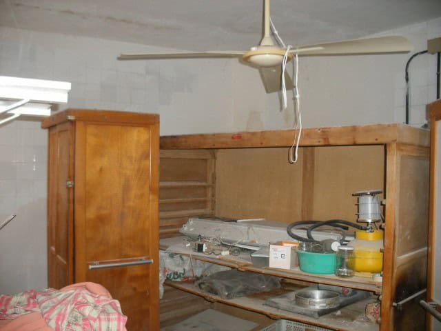 Commercial property interior in Castillejar, Granada for sale or rent.