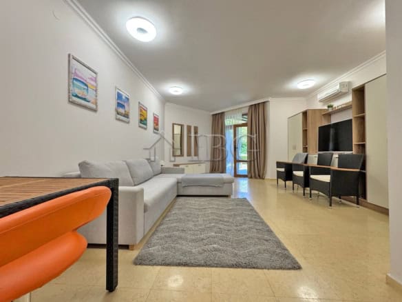 Bright studio apartment with spacious veranda in Garden of Eden, Sveti Vlas. Perfect for relaxing an.