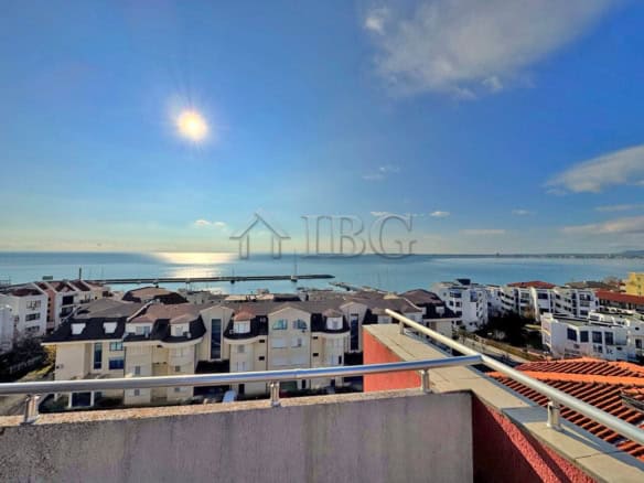 Bright sea view apartment in Sveti Vlas with stunning ocean vistas and contemporary interiors. Perfe.