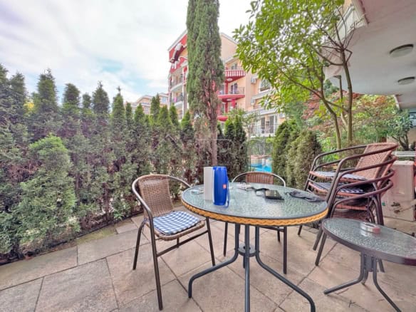 Spacious 2-bedroom apartment with direct access to the pool at Messembria Resort, Sunny Beach. Perfe.