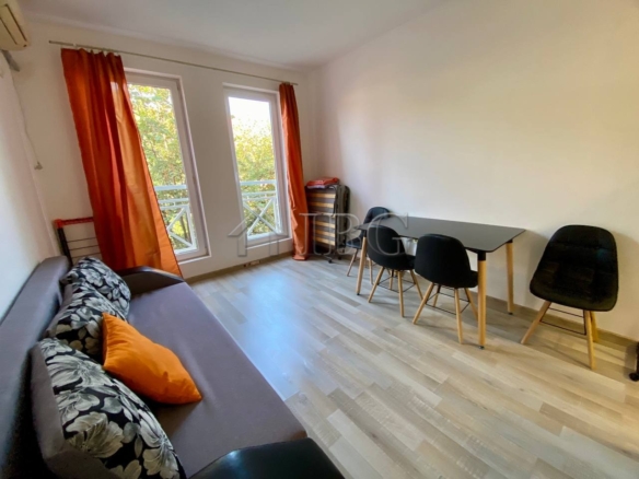 Studio apartment without balcony for sale in Sunny Beach, perfect for holiday or investment. Bright.