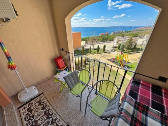 Sea view furnished studio for sale at Sea Fort Club Grand Resort, Sveti Vlas. Perfect holiday home w.