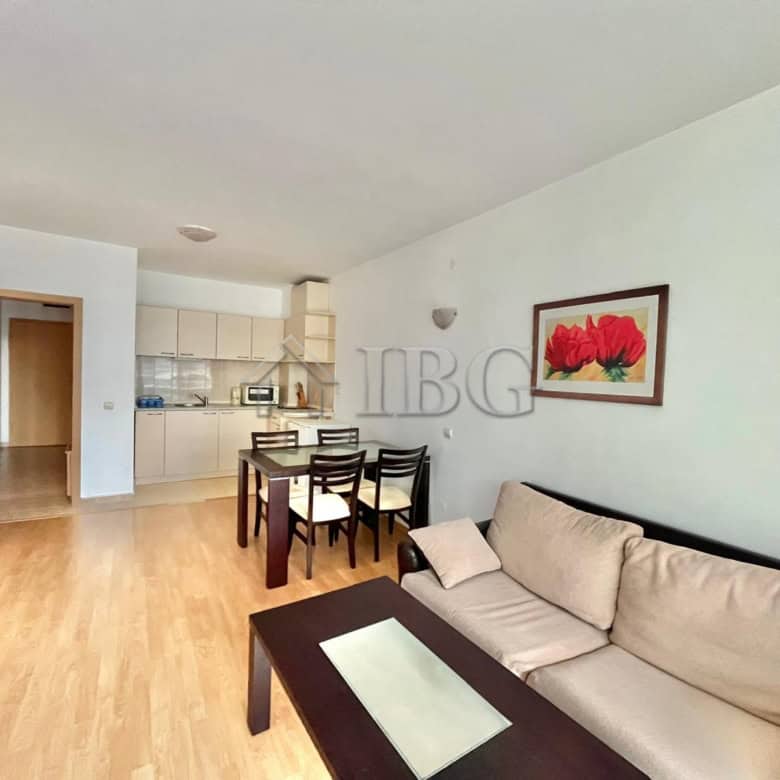 Bright apartment with 2 bedrooms and 2 bathrooms in Sunny Holiday, Sunny Beach. Perfect for relaxing.