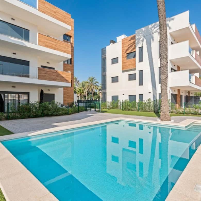 Bright 2-bedroom apartment with pool in Santiago De La Ribera, Murcia, Spain. Perfect for comfortabl.