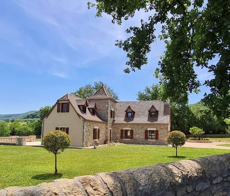 Le Manoir House for Sale in Dordogne Valley, France.