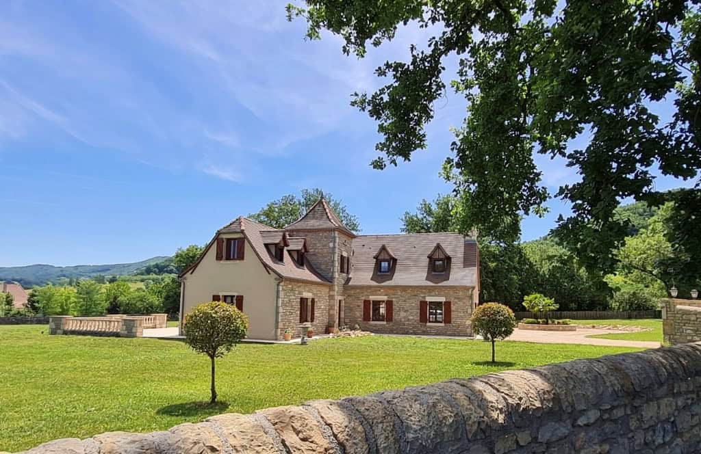 Luxury 4 Bed Le Manoir House Le Manoir House for Sale in Dordogne Valley, France.