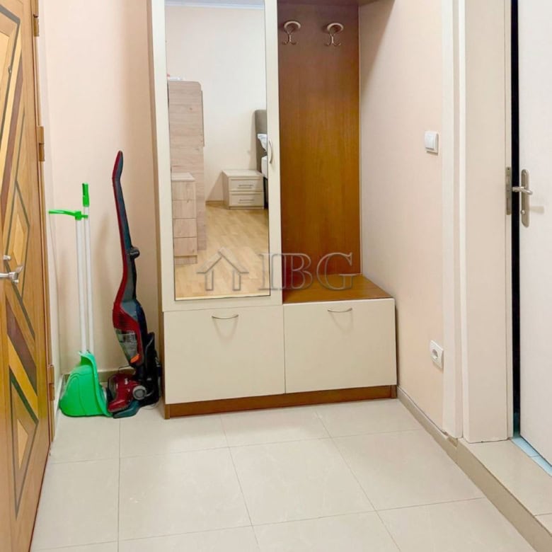 Modern furnished studio with separate kitchen and balcony in Sun City 1, Sunny Beach.