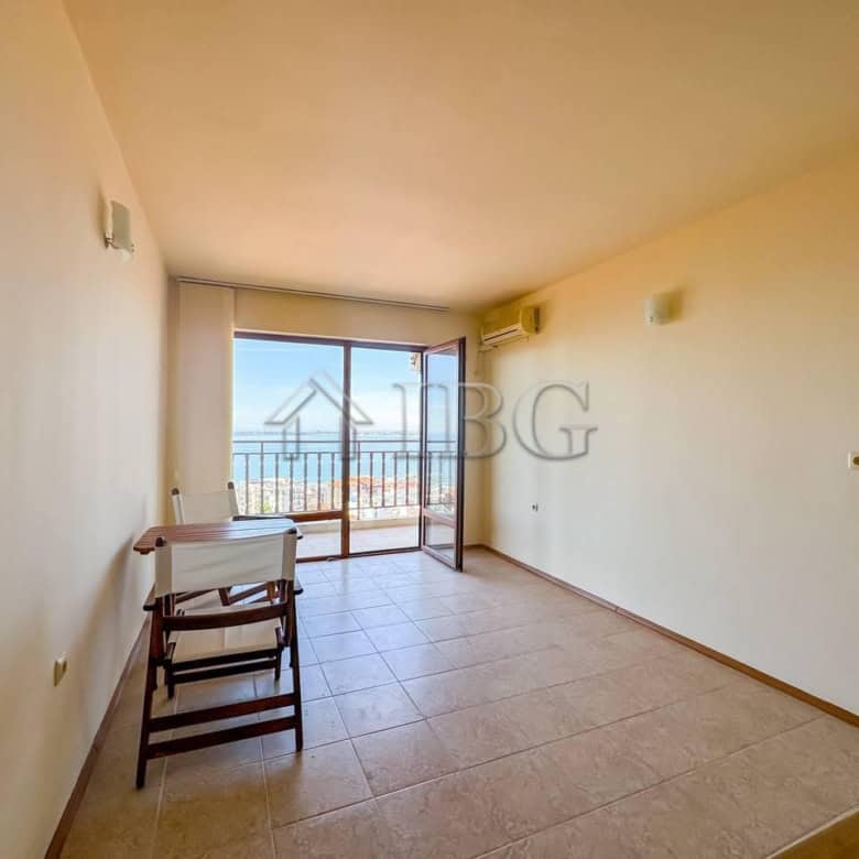 Sea view 1-bedroom apartment in Sveti Vlas, Rusalka area, with balcony overlooking the Black Sea.