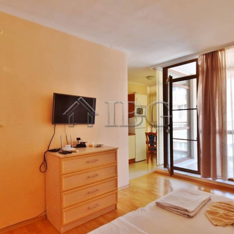 Furnished studio apartment with separate kitchen and balcony in Sun City 1, Sunny Beach. Ideal for c.