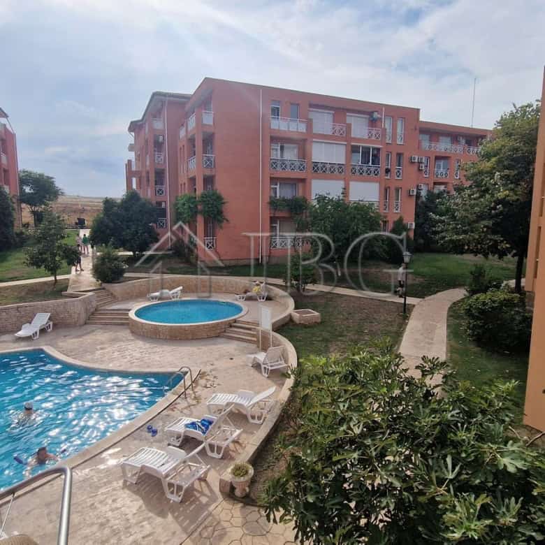 Bright 1-bedroom apartment with pool view in Sunny Beach area, perfect for relaxing holidays.