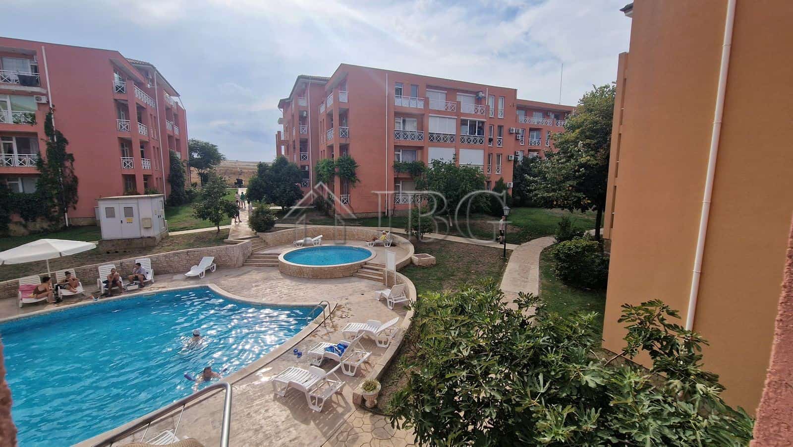 Bright 1-bedroom apartment with pool view in Sunny Beach area, perfect for relaxing holidays.