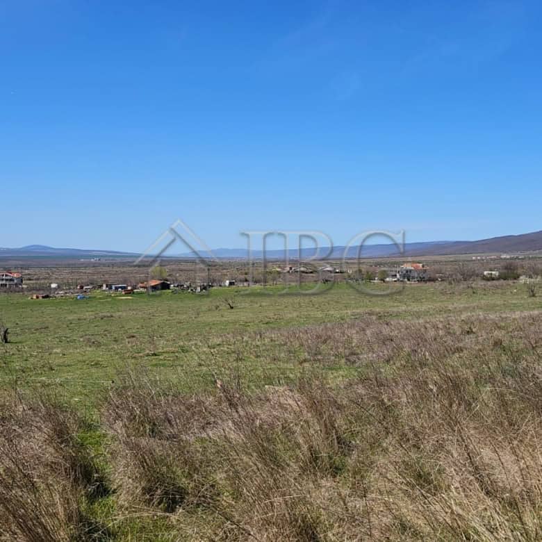 Spacious land plot available for sale in Kosharitsa with scenic views and easy access. Perfect for b.