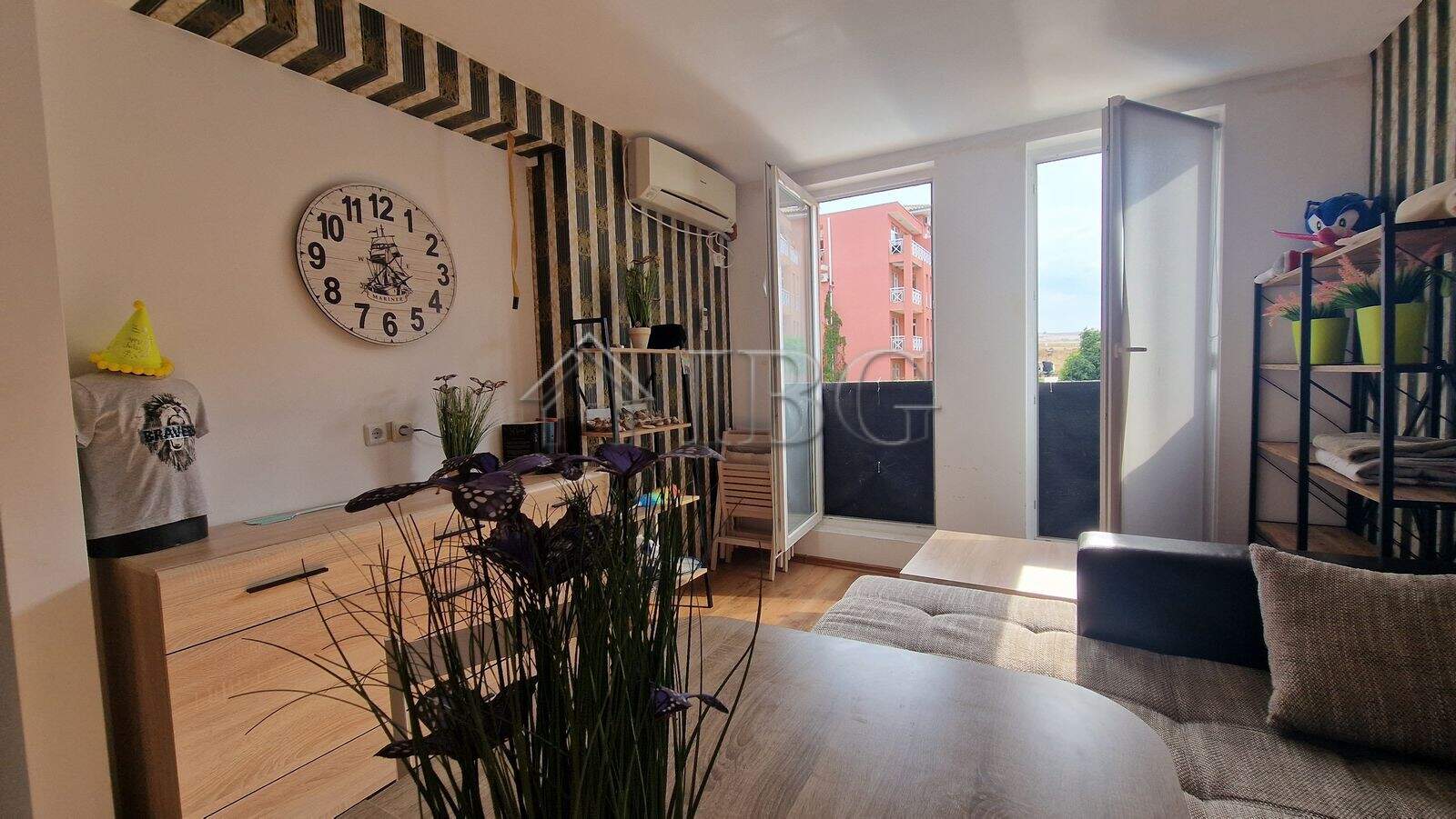 Bright 1-Bedroom Apartment with Pool View.