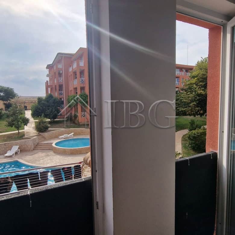Bright 1-Bedroom Apartment with Pool View.