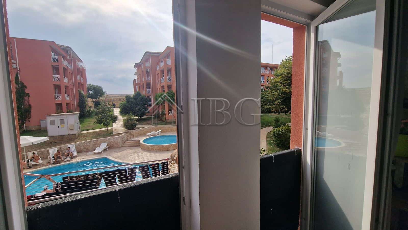 Bright 1-Bedroom Apartment with Pool View.
