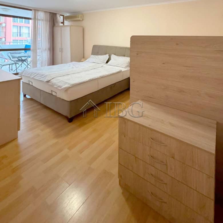 Modern furnished studio with separate kitchen and balcony in Sun City 1, Sunny Beach.
