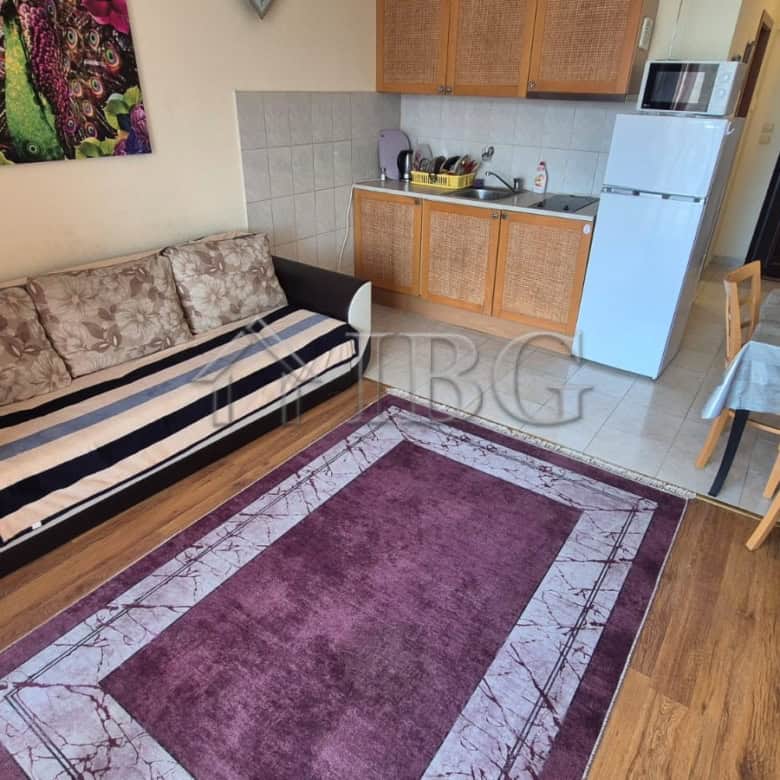 Bright 1-bedroom apartment in Semiramida Gardens, Sunny Beach, with modern furnishings and open-plan.