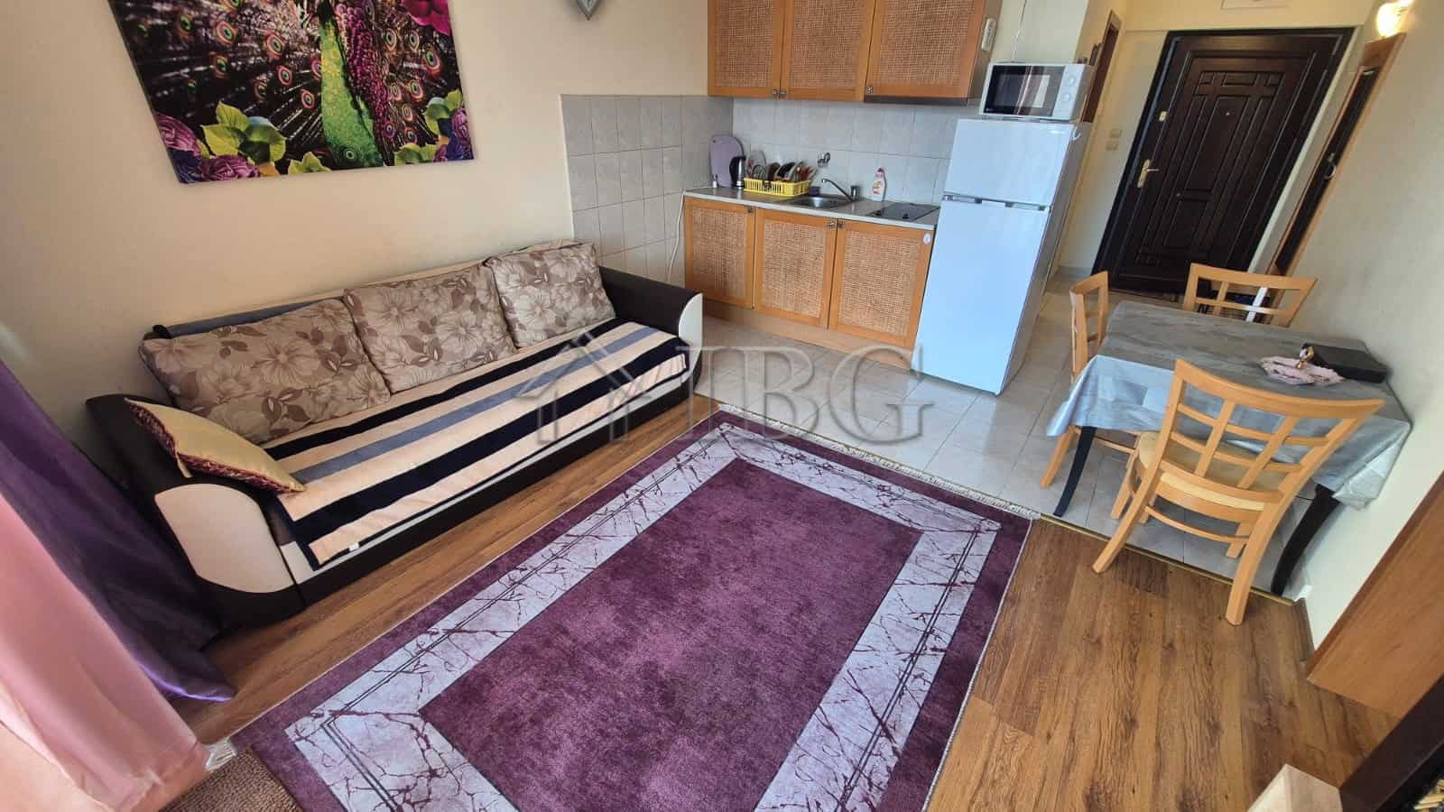 Bright 1-bedroom apartment in Semiramida Gardens, Sunny Beach, with modern furnishings and open-plan.
