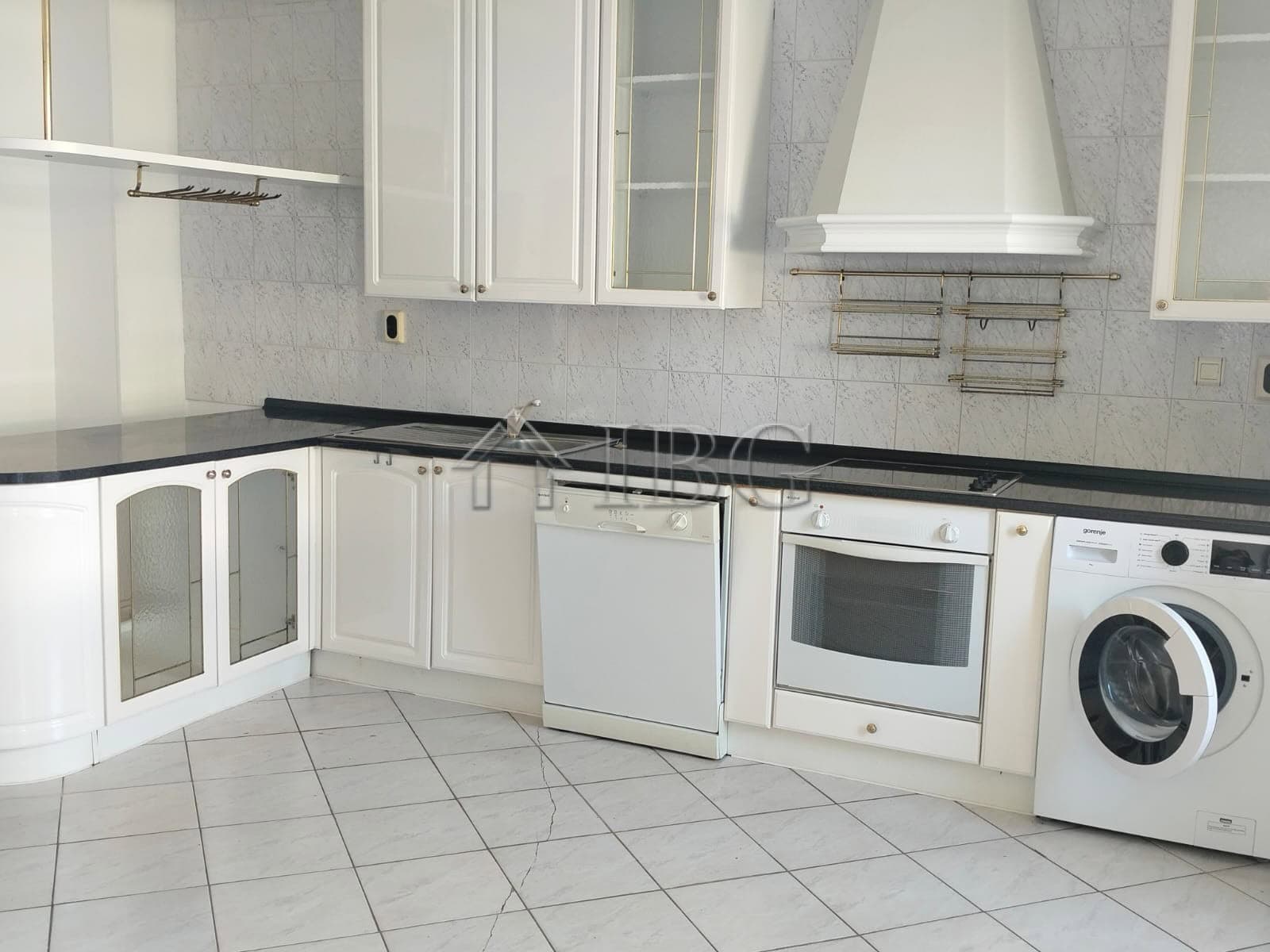 Modern kitchen in a spacious maisonette with panoramic sea views in Sveti Vlas.