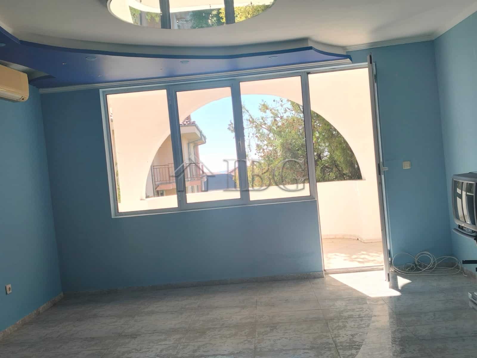 Bright spacious maisonette with panoramic sea views in Sveti Vlas.