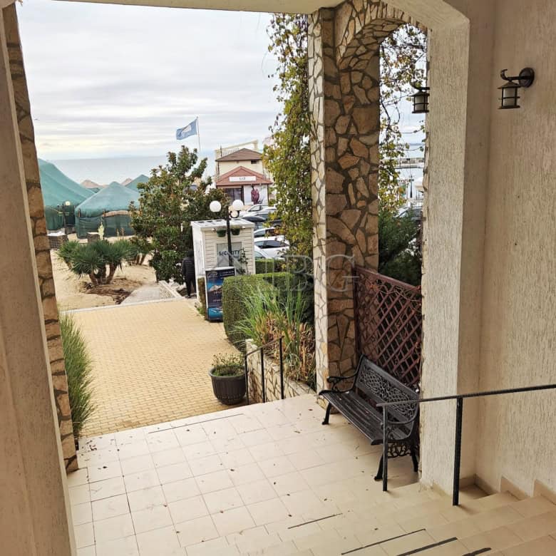 Bright studio apartment with a separate kitchen and balcony overlooking the sea. Perfect for relaxin.