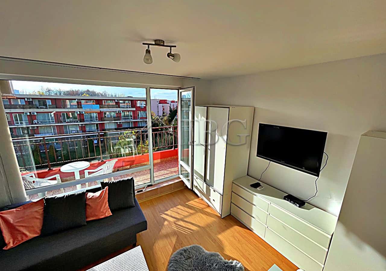 Bright studio with pool view in Orchid Fort Club, Sunny Beach.