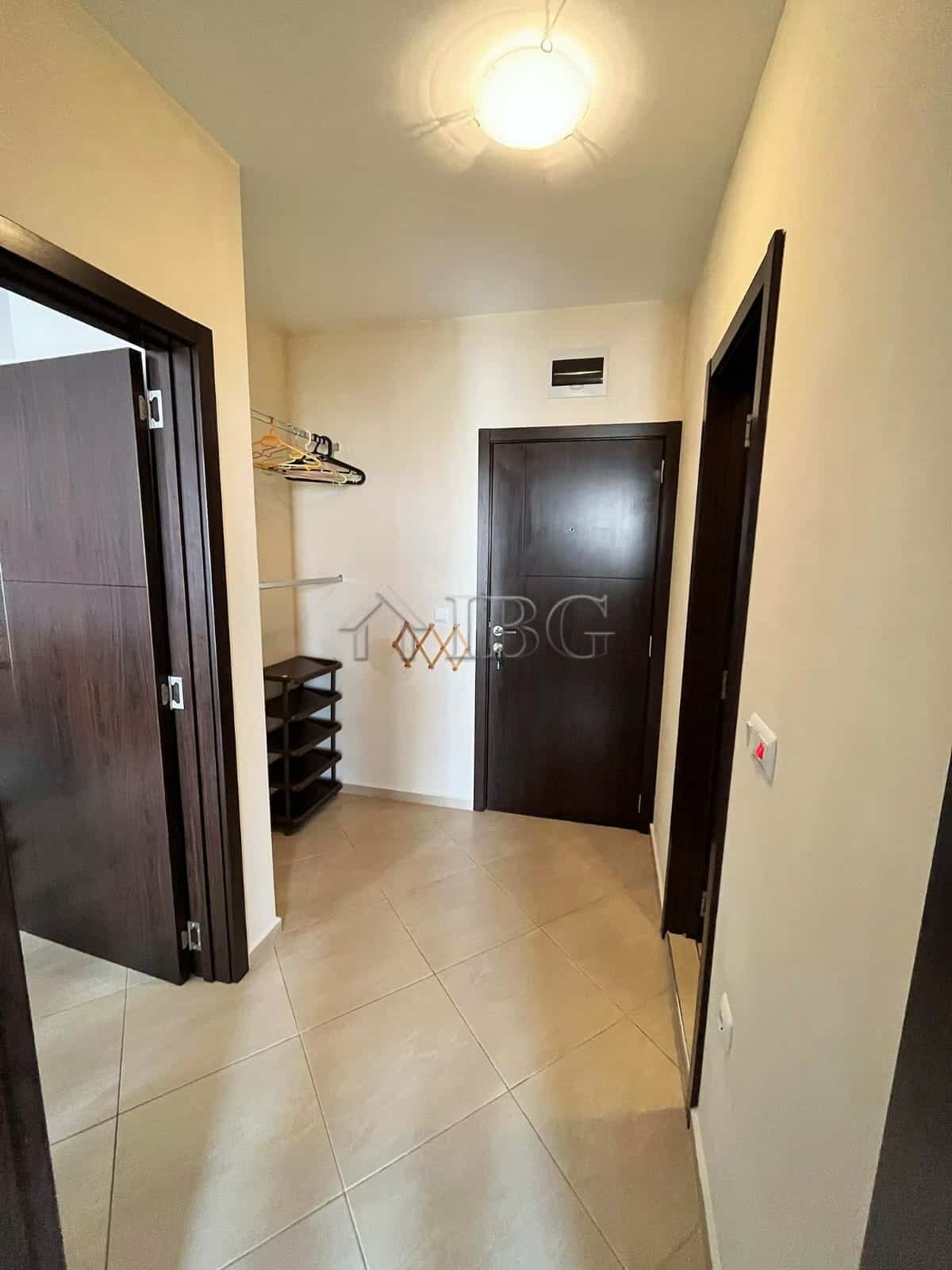 Bright entrance hall in a furnished 1-bedroom apartment at Cascadas Family Resort, Sunny Beach.