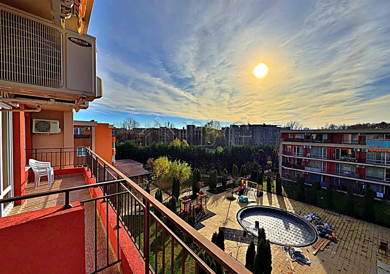 Bright studio with pool view in Orchid Fort Club, Sunny Beach.