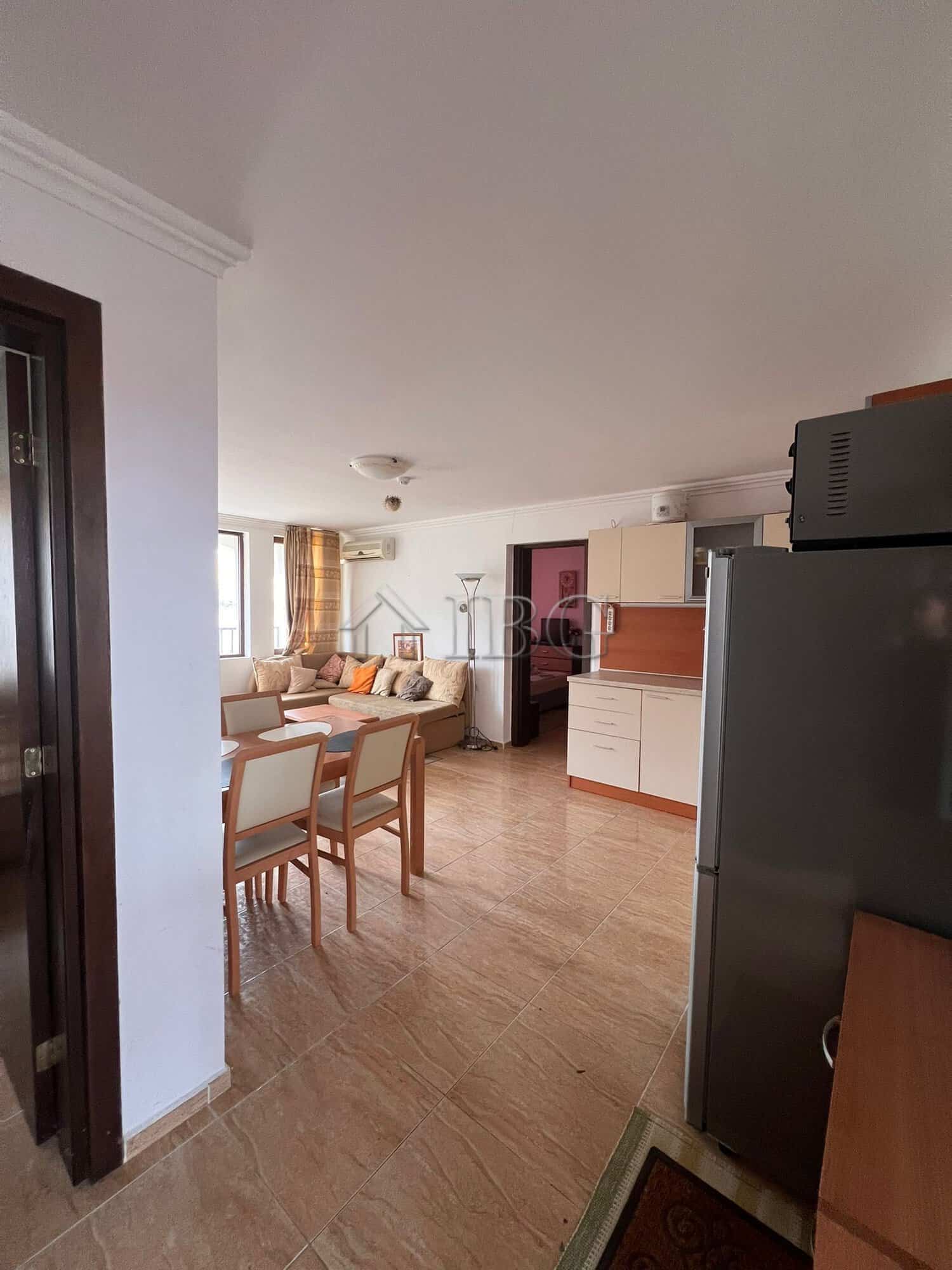 Two-bedroom apartment with sea and pool views in Kambani 3 complex, Sveti Vlas, Bulgaria.