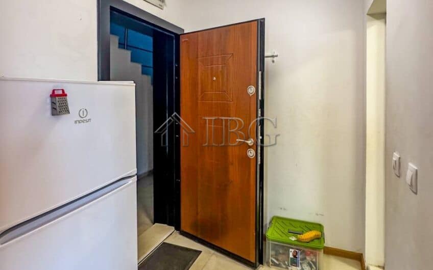 Bright studio apartment with private courtyard in Sarafovo, Burgas. Perfect for comfortable living o.
