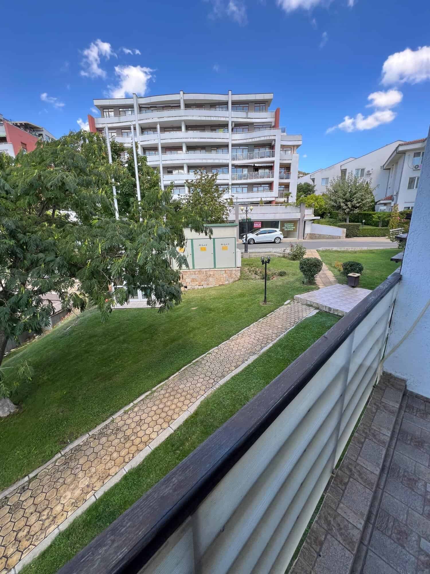 One-bedroom apartment with partial sea view in Diamant Complex, Sveti Vlas. Modern living space with.
