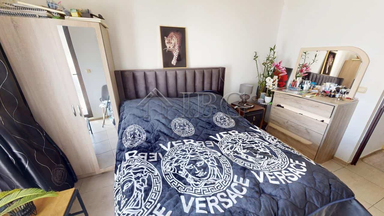 Bright interior of a 2-bedroom apartment in Bay View Villas, Kosharitsa.