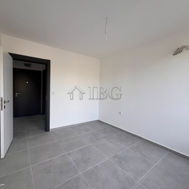 Spacious empty room in the Modern Emperium complex, Sveti Vlas, ready for customization.