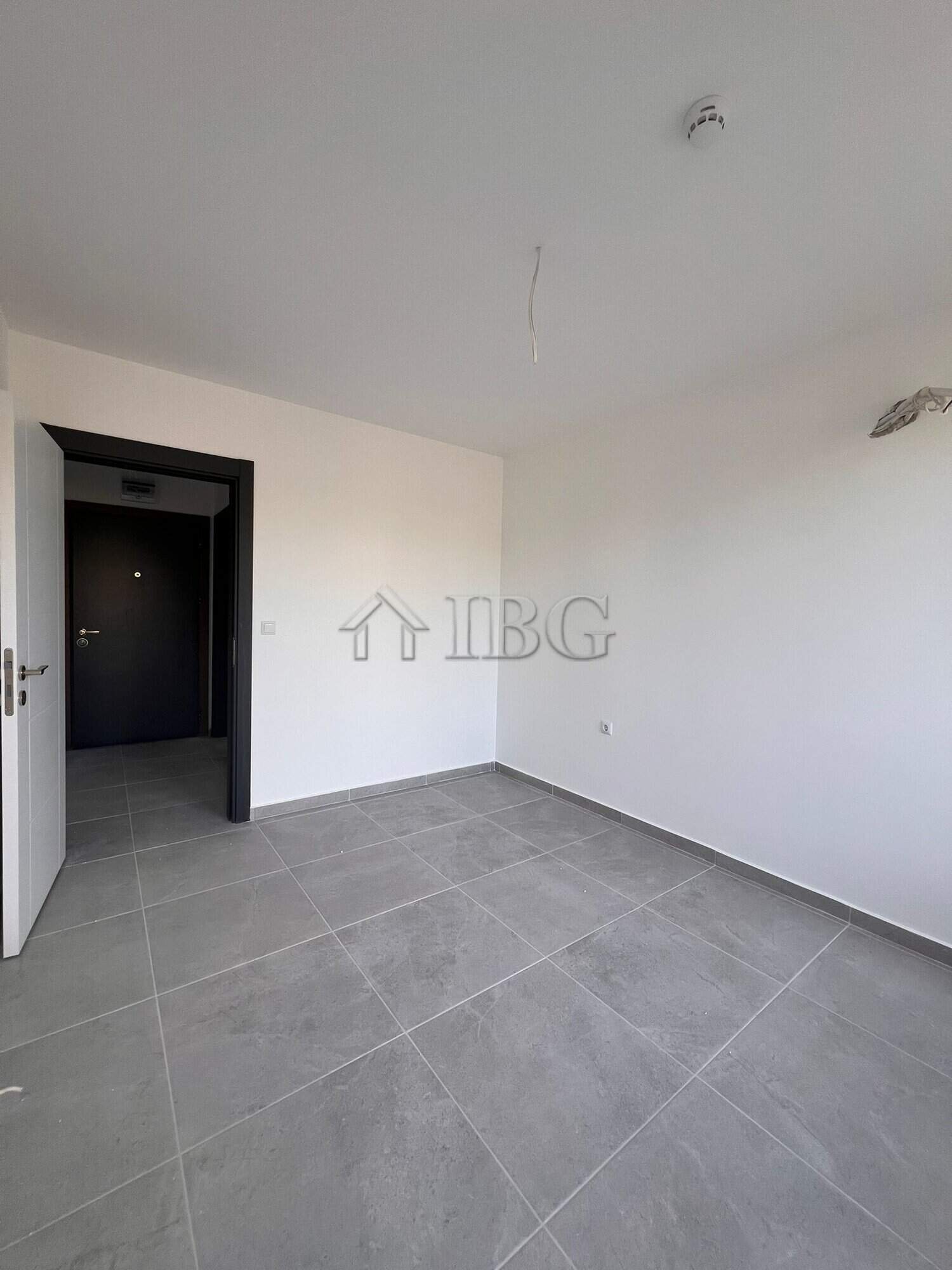 Spacious empty room in the Modern Emperium complex, Sveti Vlas, ready for customization.